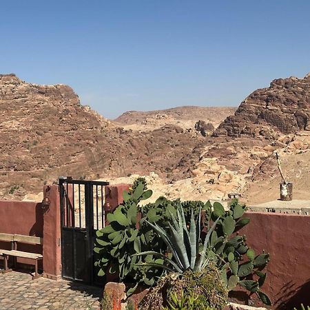 Happy Bedouin House Petra Bed & Breakfast Al Hayy ภายนอก รูปภาพ