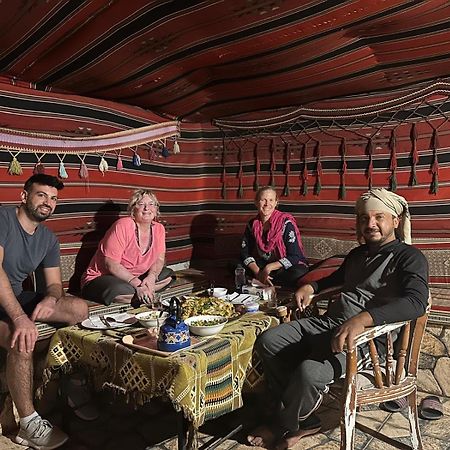 Happy Bedouin House Petra Bed & Breakfast Al Hayy ภายนอก รูปภาพ