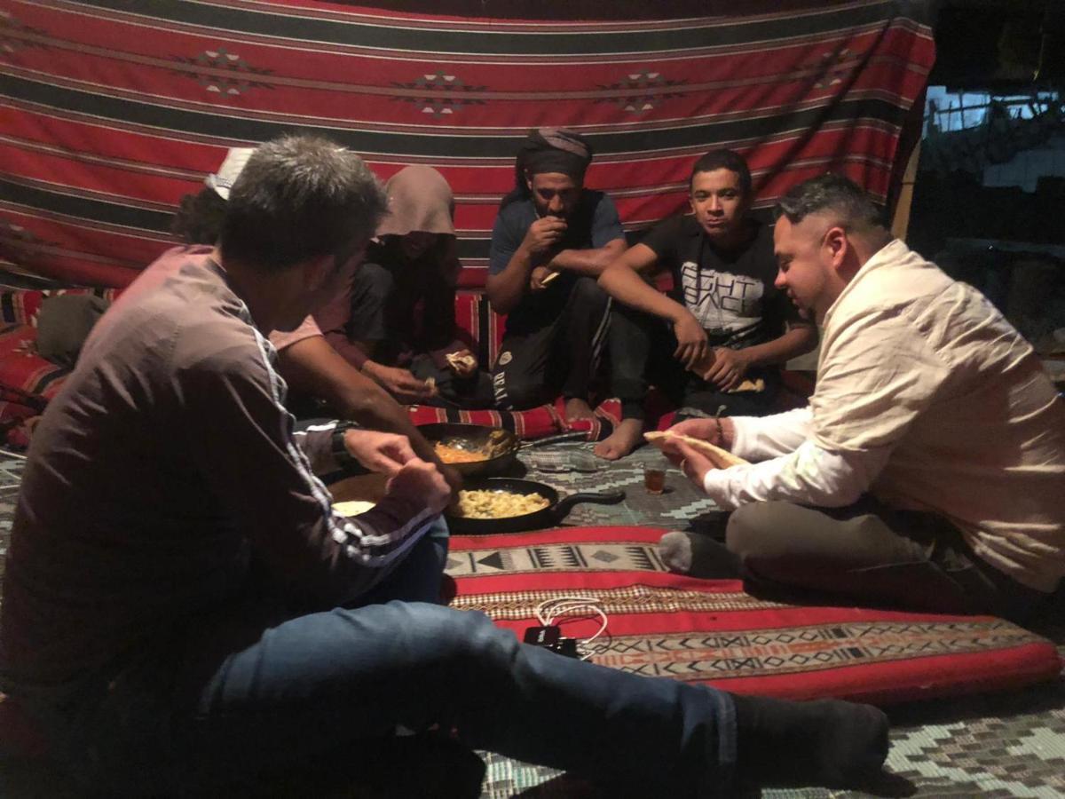 Happy Bedouin House Petra Bed & Breakfast Al Hayy ภายนอก รูปภาพ
