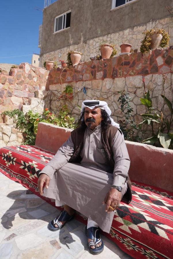 Happy Bedouin House Petra Bed & Breakfast Al Hayy ภายนอก รูปภาพ