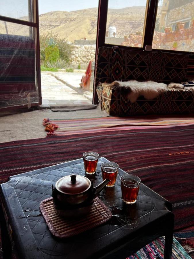 Happy Bedouin House Petra Bed & Breakfast Al Hayy ภายนอก รูปภาพ