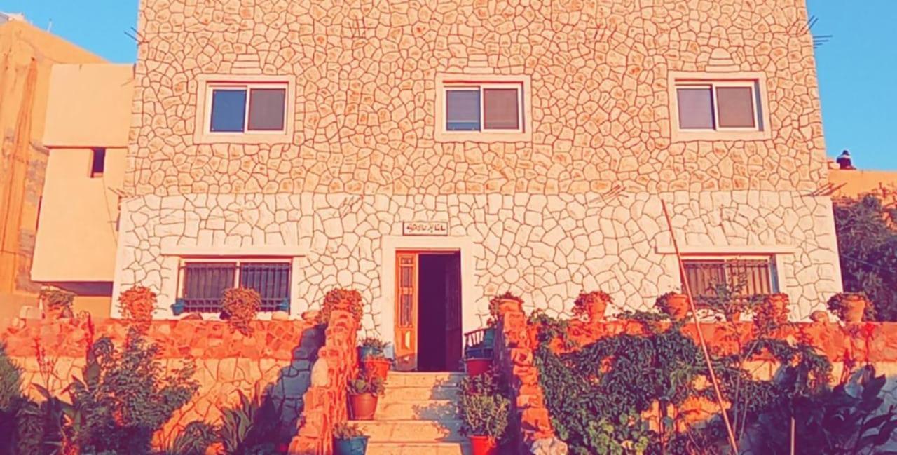 Happy Bedouin House Petra Bed & Breakfast Al Hayy ภายนอก รูปภาพ