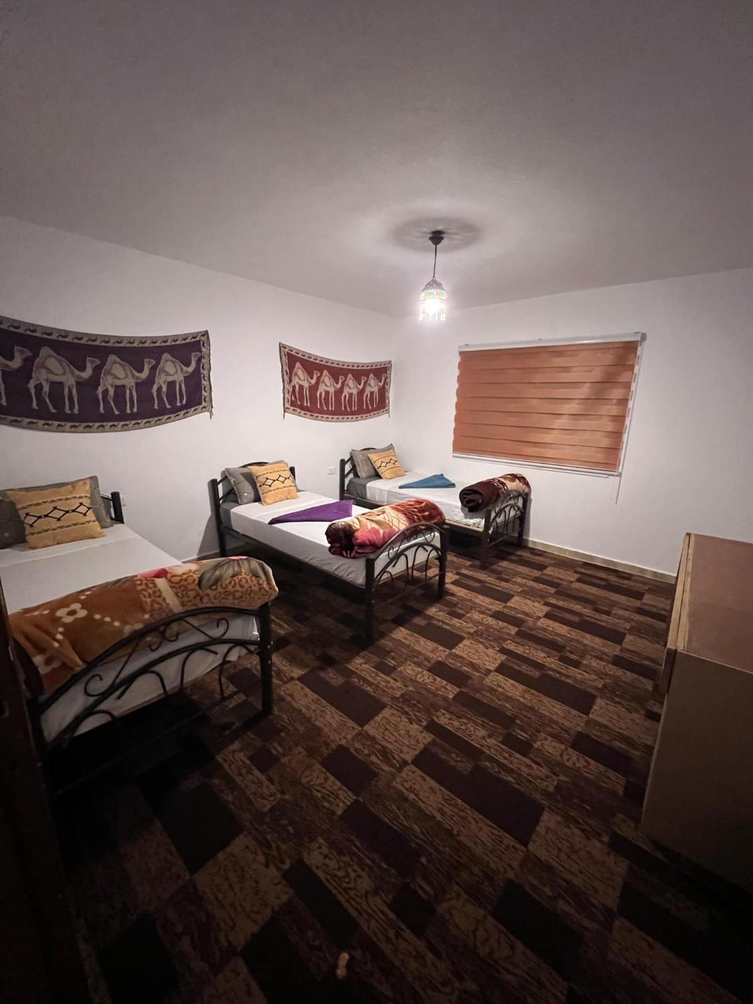 Happy Bedouin House Petra Bed & Breakfast Al Hayy ภายนอก รูปภาพ
