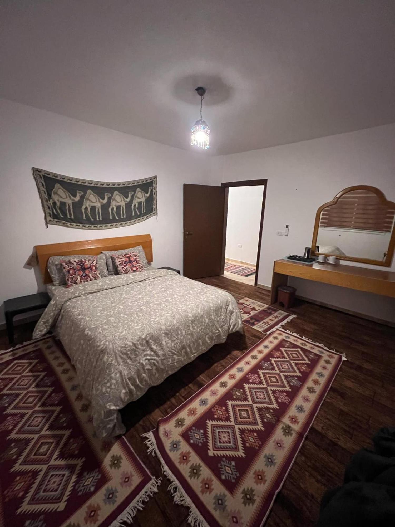 Happy Bedouin House Petra Bed & Breakfast Al Hayy ภายนอก รูปภาพ