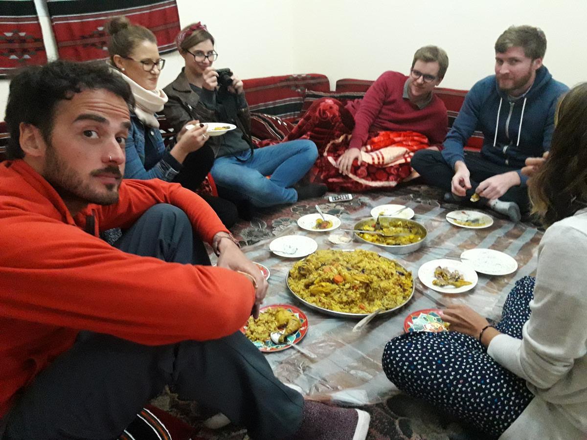Happy Bedouin House Petra Bed & Breakfast Al Hayy ภายนอก รูปภาพ